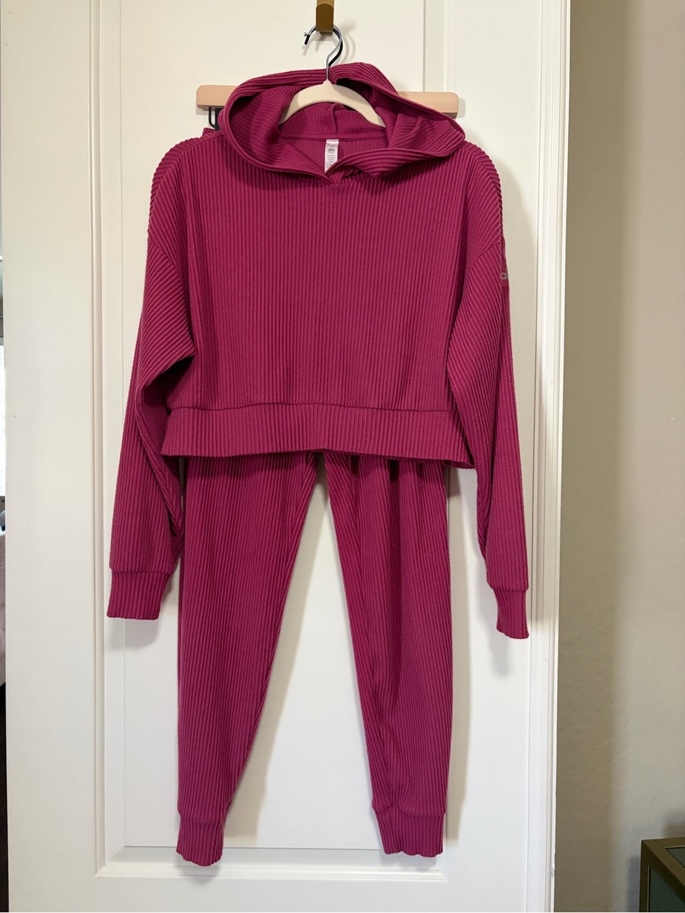 🍓🧘🏽‍♀️ALO Yoga Muse Ribbed Chenille Hoodie Joggers Pants Sweat Set🏃🏽‍♀️🍒